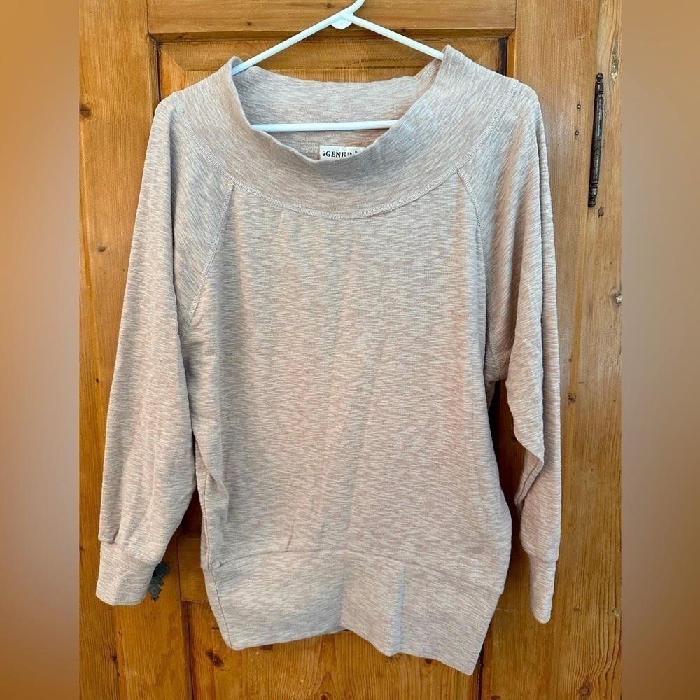 iGENJUN Woman’s Sweater Oatmeal Color Size Small 90's 80's Throwback